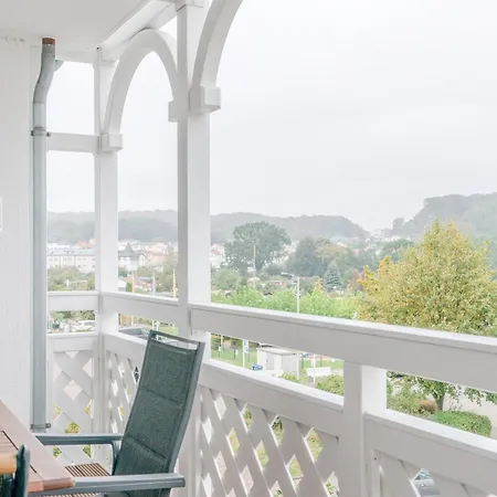 Apartment 511, Seepark *